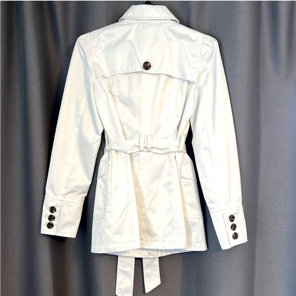 Ruffled front zip tie jacket - Picture 10 of 12